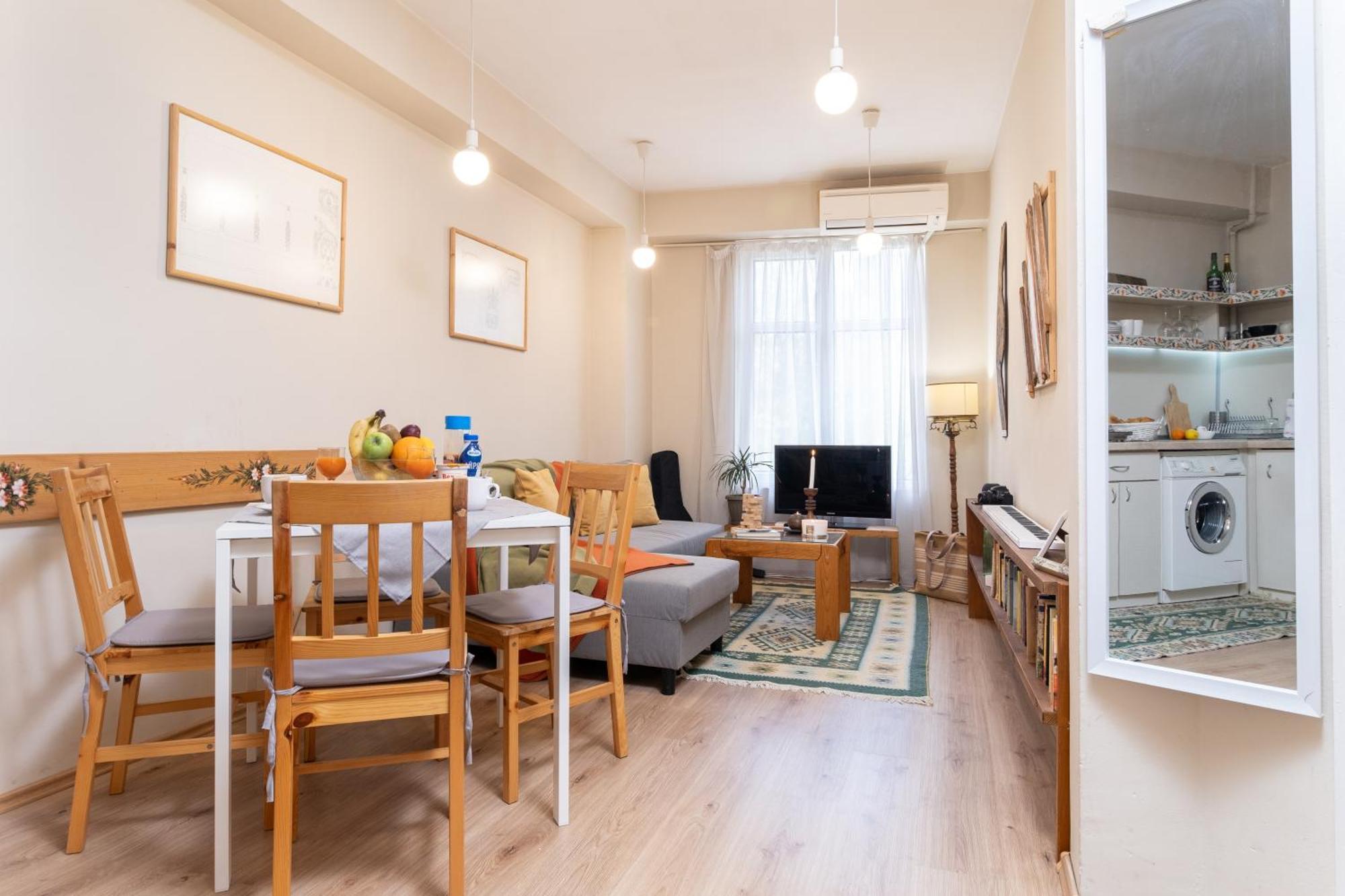 Chic Urban Getaway In Center Plovdiv